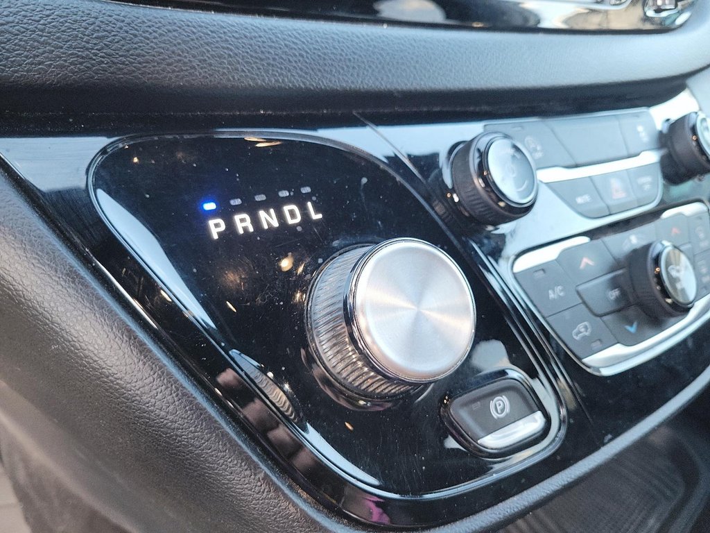 2020 Chrysler Pacifica Touring L in Brantford, Ontario - 14 - w1024h768px