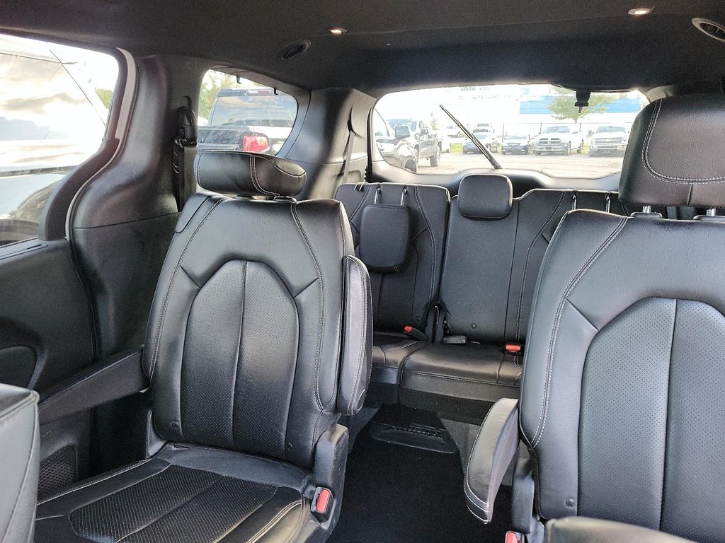 2020 Chrysler Pacifica Touring L in Brantford, Ontario - 15 - w1024h768px