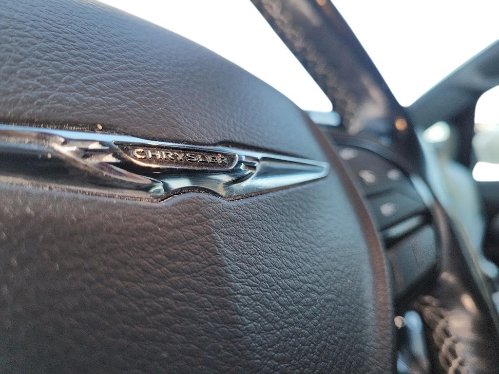 2020 Chrysler Pacifica Touring L in Brantford, Ontario - 18 - w1024h768px