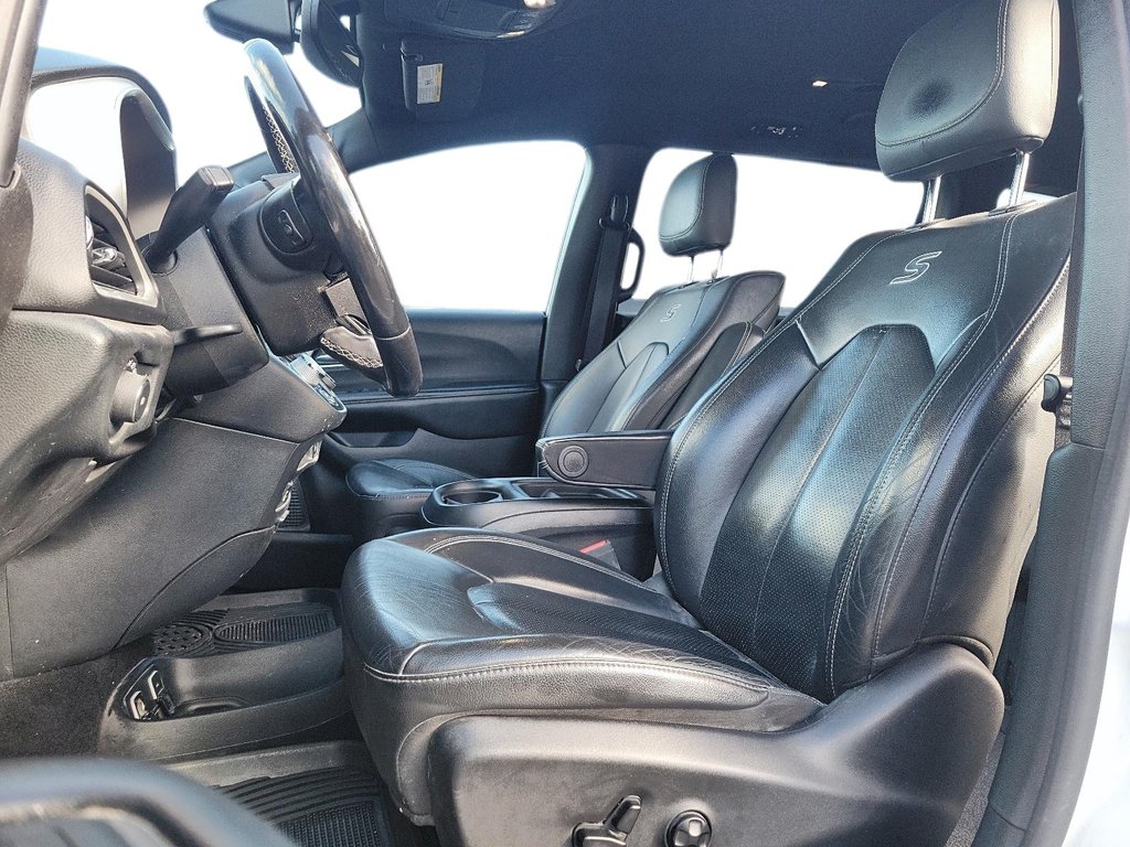 2020 Chrysler Pacifica Touring L in Brantford, Ontario - 8 - w1024h768px