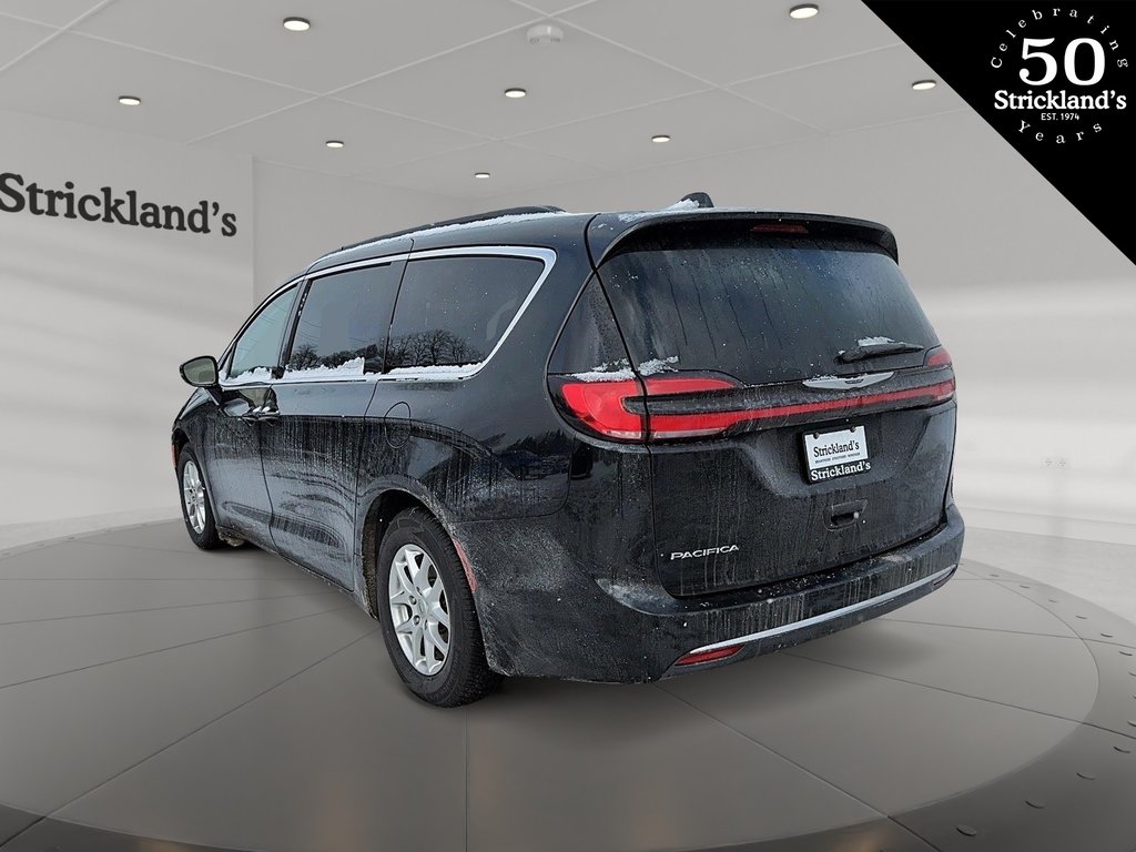 2022 Chrysler Pacifica Touring L in Brantford, Ontario - 4 - w1024h768px