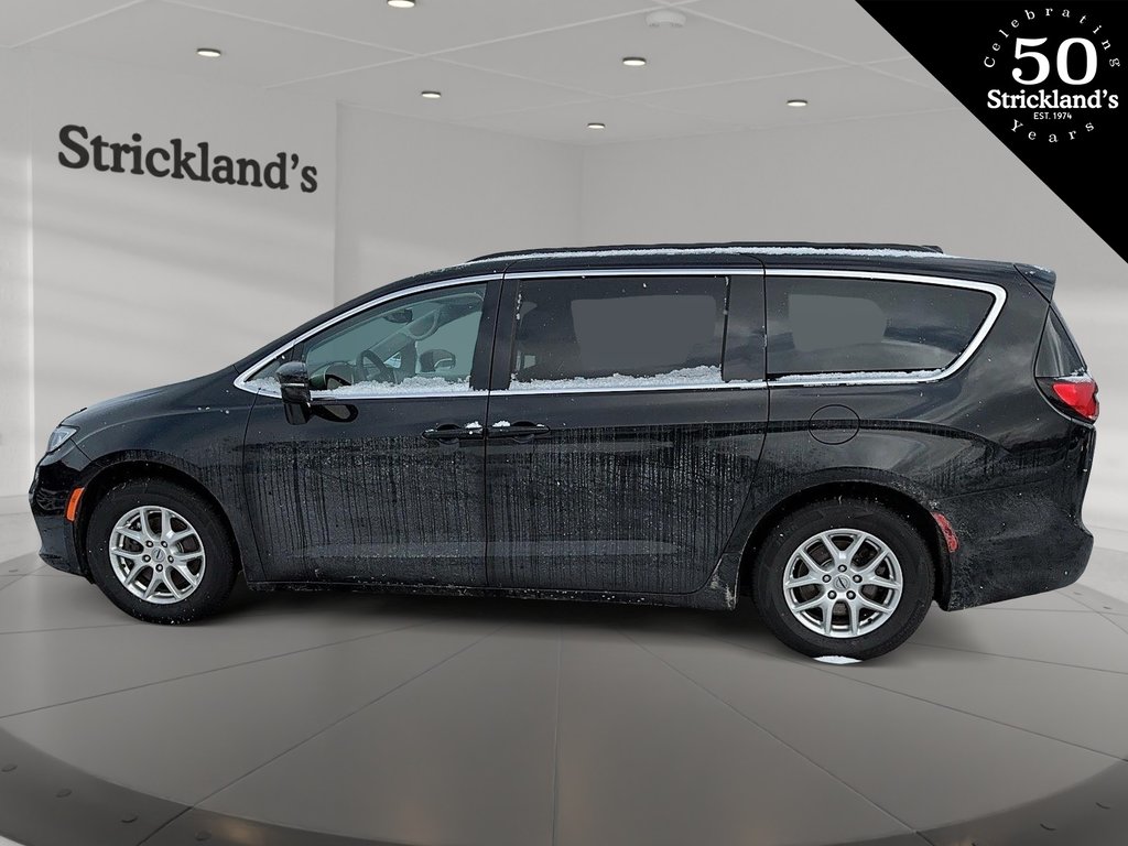 2022 Chrysler Pacifica Touring L in Brantford, Ontario - 5 - w1024h768px