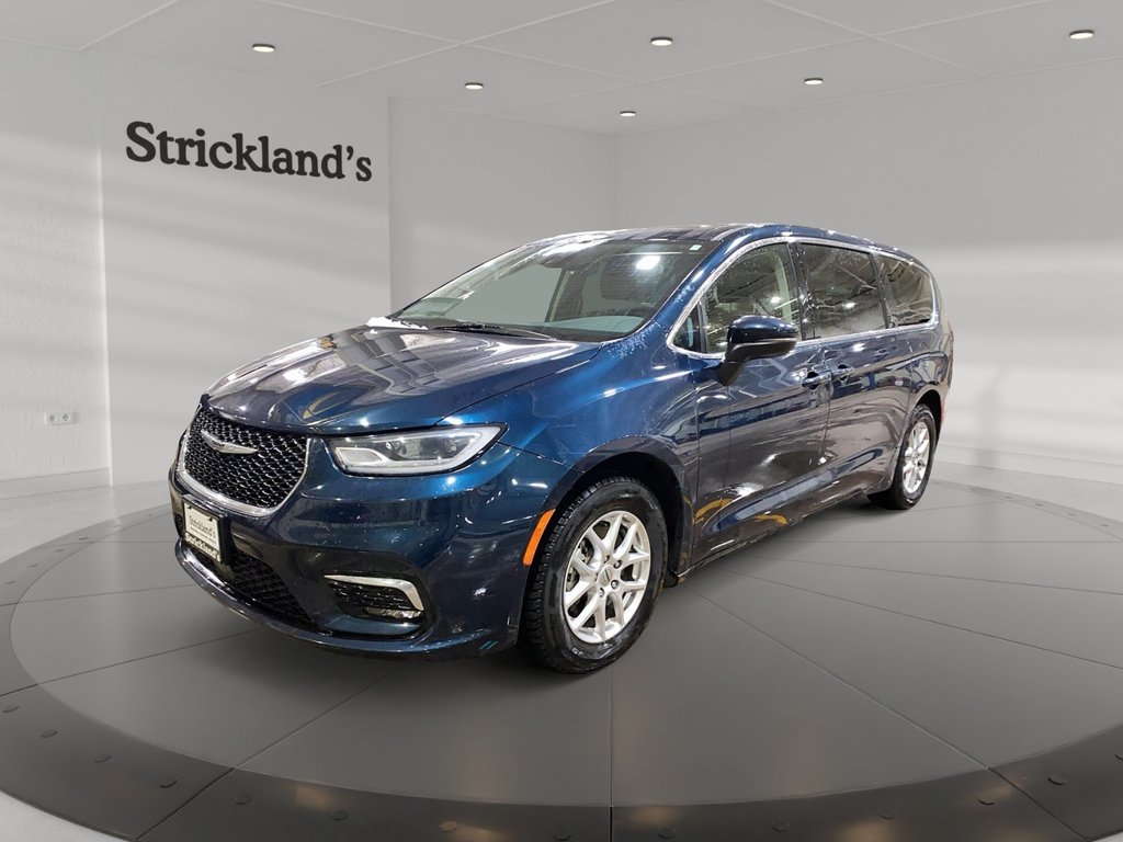 2023 Chrysler Pacifica Touring L FWD in Brantford, Ontario - 1 - w1024h768px