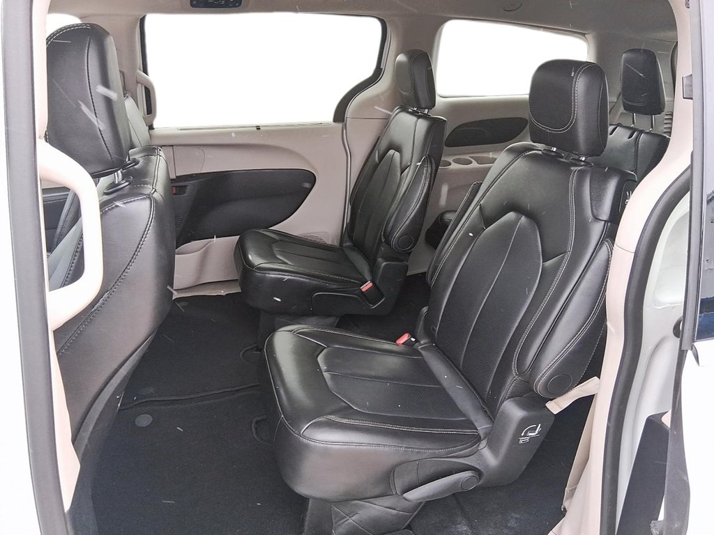 2024 Chrysler Pacifica Touring-L FWD in Brantford, Ontario - 9 - w1024h768px