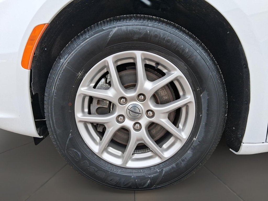 2024 Chrysler Pacifica Touring-L FWD in Brantford, Ontario - 7 - w1024h768px