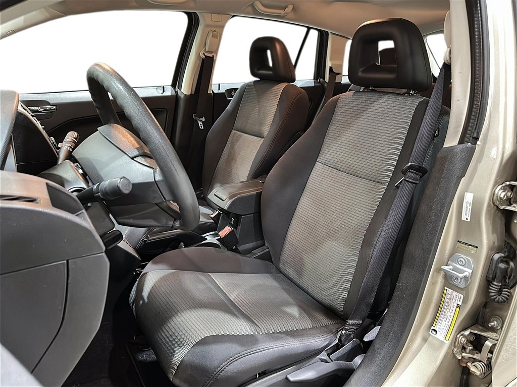 2009 Dodge Caliber SXT Hatchback in Brantford, Ontario - 8 - w1024h768px