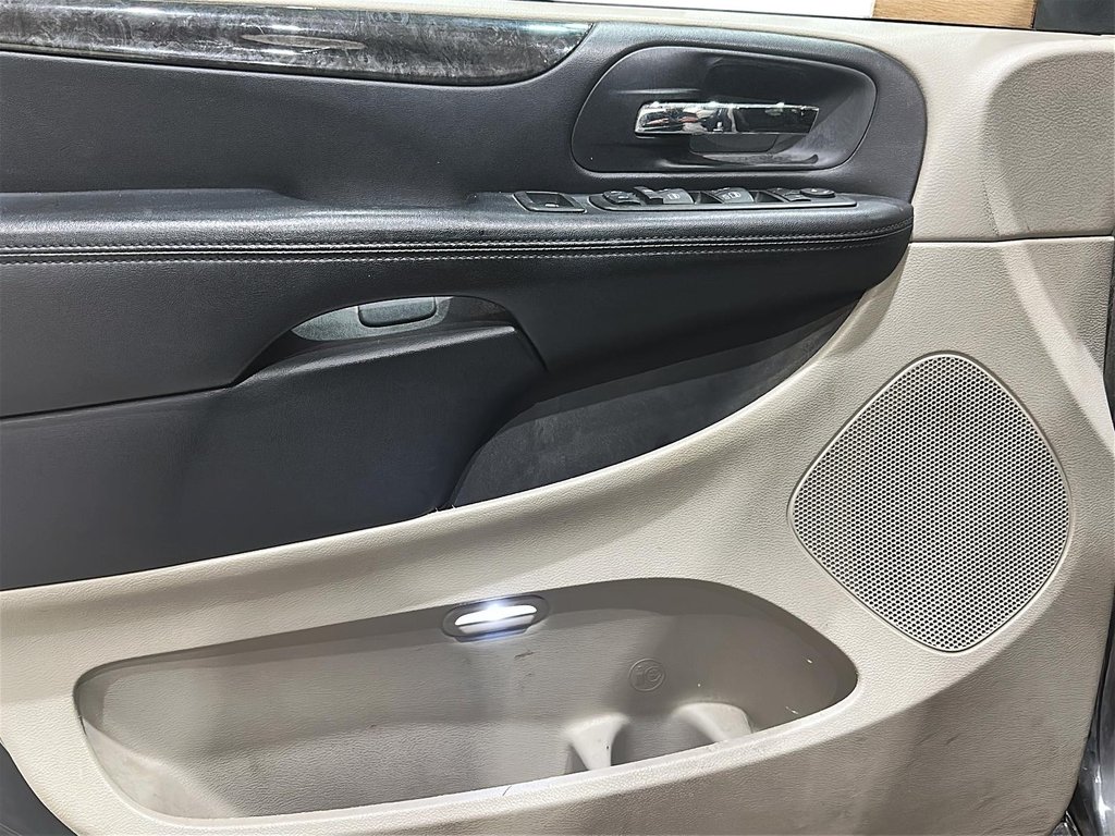 2012 Dodge Grand Caravan Crew in Brantford, Ontario - 10 - w1024h768px