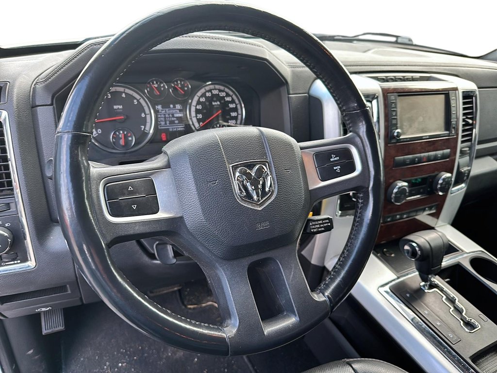 2011 Dodge Ram 1500 Laramie Crew Cab 4WD in Stratford, Ontario - 11 - w1024h768px