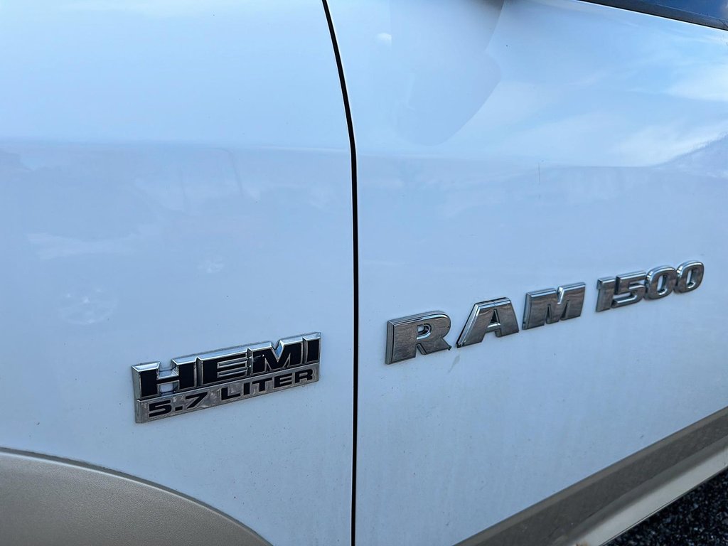 2011 Dodge Ram 1500 Laramie Crew Cab 4WD in Stratford, Ontario - 6 - w1024h768px