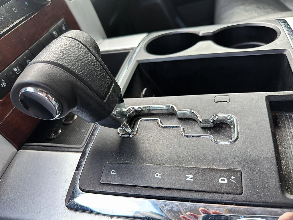 2011 Dodge Ram 1500 Laramie Crew Cab 4WD in Stratford, Ontario - 14 - w1024h768px