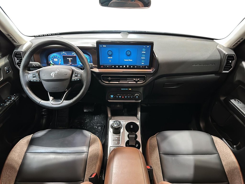 2025 Ford Bronco Sport Outer Banks 4x4 in Brantford, Ontario - 9 - w1024h768px