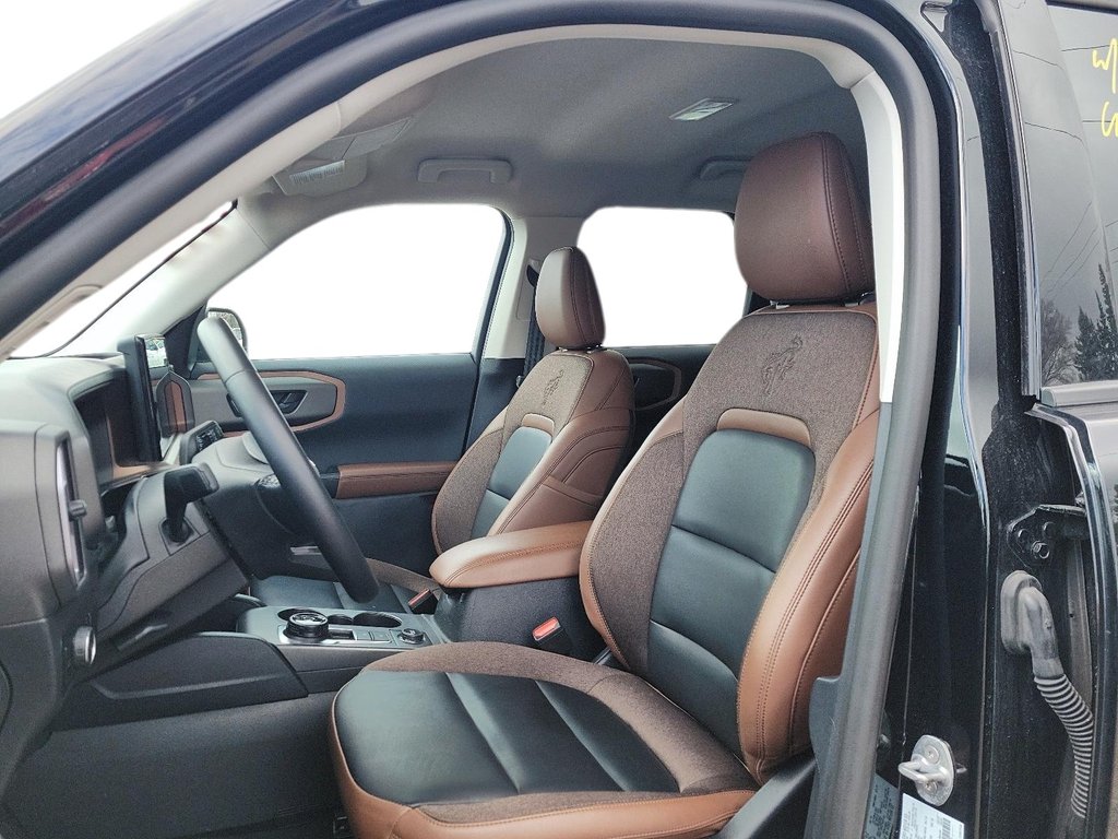 2025 Ford Bronco Sport Outer Banks 4x4 in Brantford, Ontario - 8 - w1024h768px