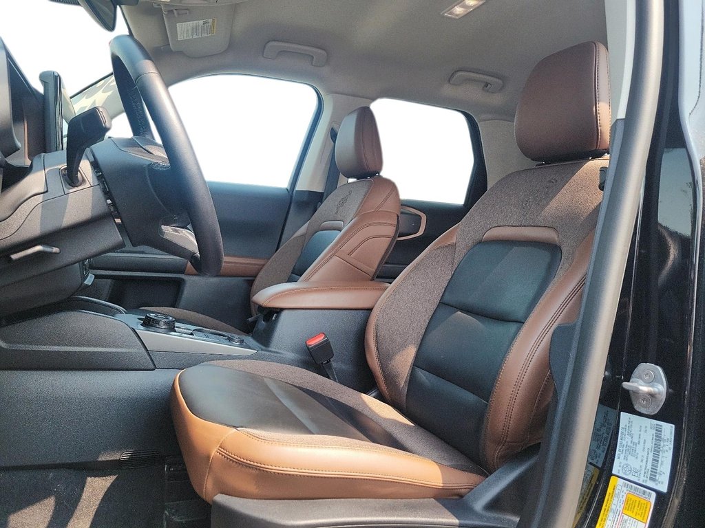2025 Ford Bronco Sport Outer Banks 4x4 in Brantford, Ontario - 8 - w1024h768px