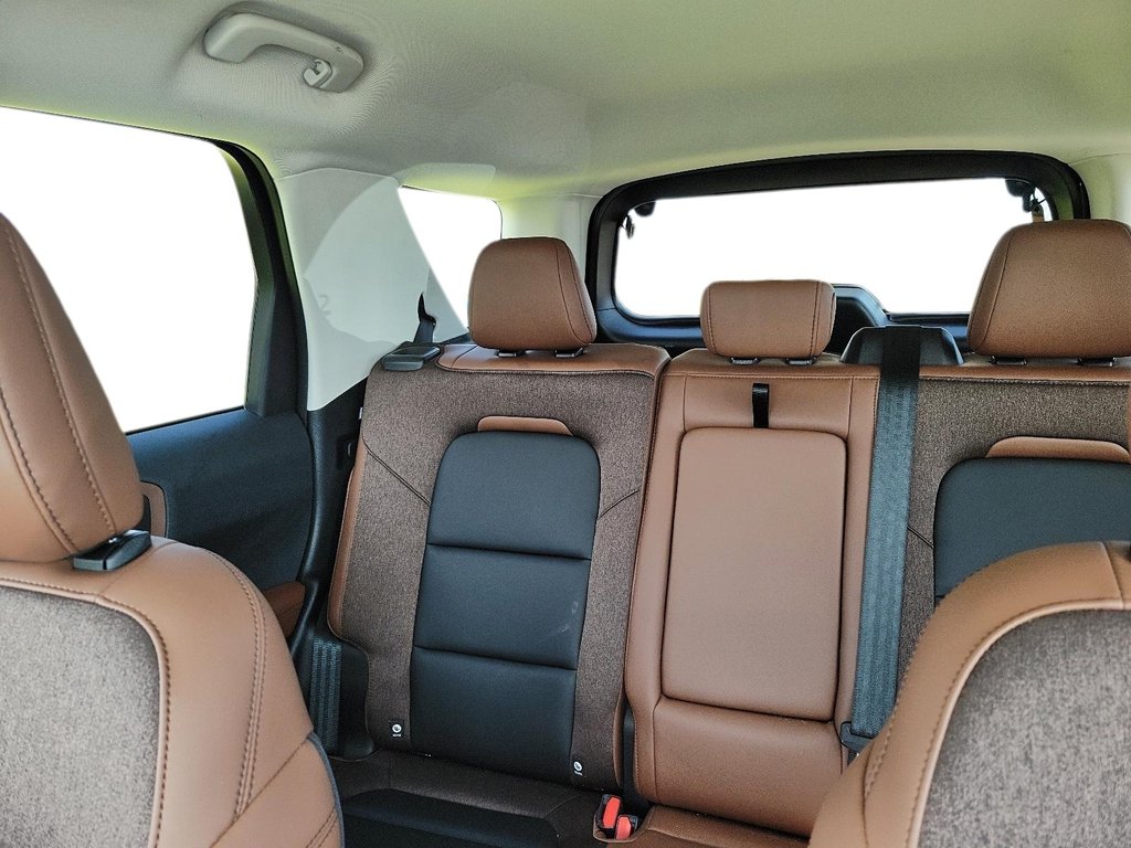 2025 Ford Bronco Sport Outer Banks 4x4 in Brantford, Ontario - 17 - w1024h768px