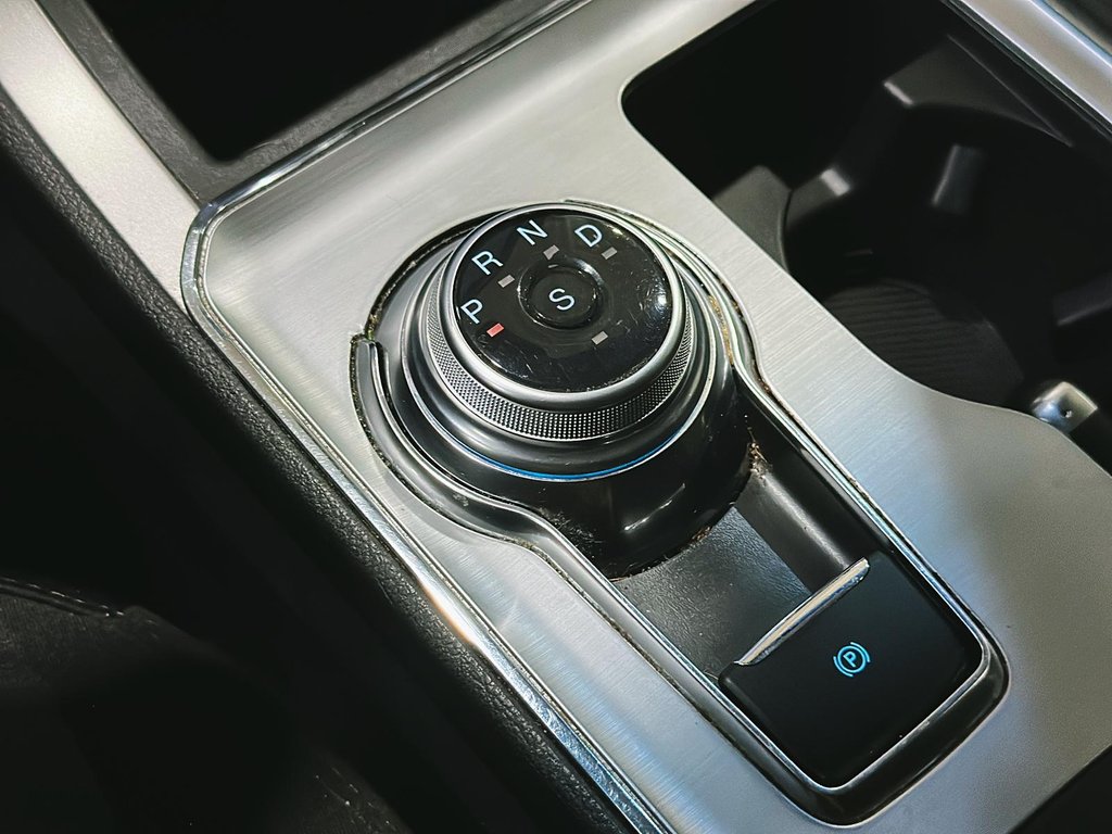 2022 Ford Edge SEL AWD in Stratford, Ontario - 14 - w1024h768px