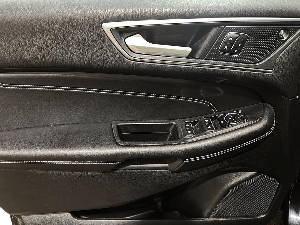 2023 Ford Edge Titanium AWD in Stratford, Ontario - 10 - w1024h768px