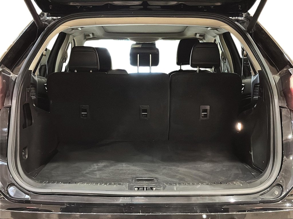 2023 Ford Edge Titanium AWD in Stratford, Ontario - 6 - w1024h768px