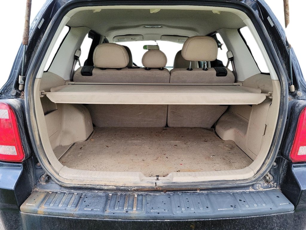 2009 Ford Escape XLT 4Dr 2WD 6CYL in Brantford, Ontario - 6 - w1024h768px