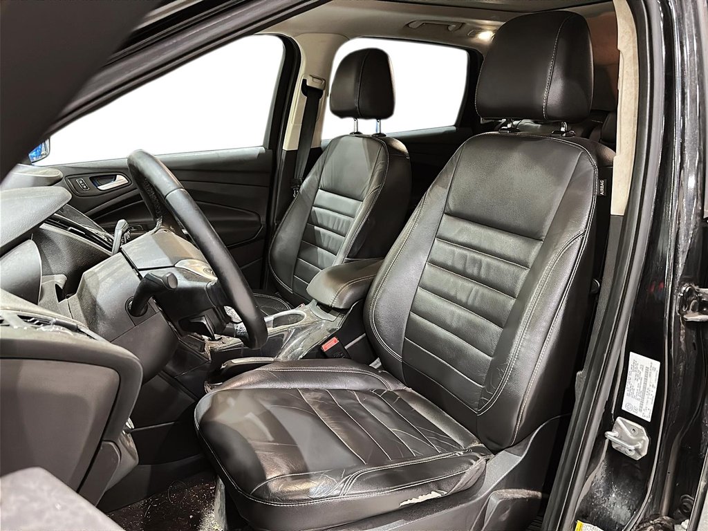 2015 Ford Escape Titanium - 4WD in Brantford, Ontario - 8 - w1024h768px