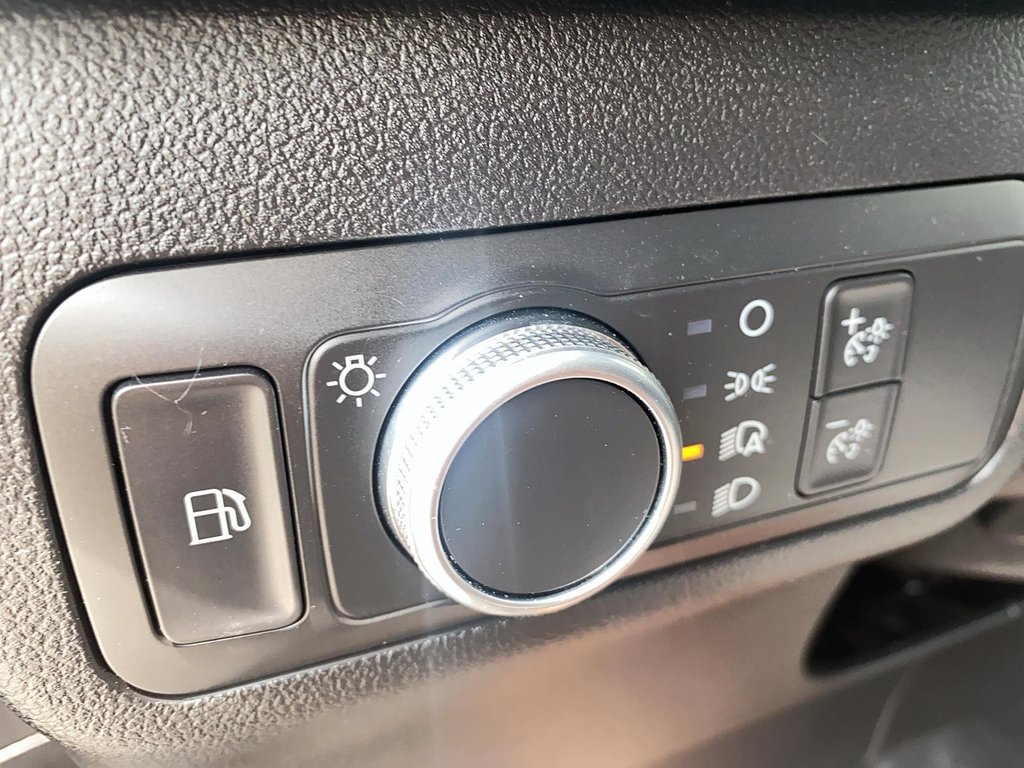 2021 Ford Escape SE PHEV FWD in Stratford, Ontario - 15 - w1024h768px