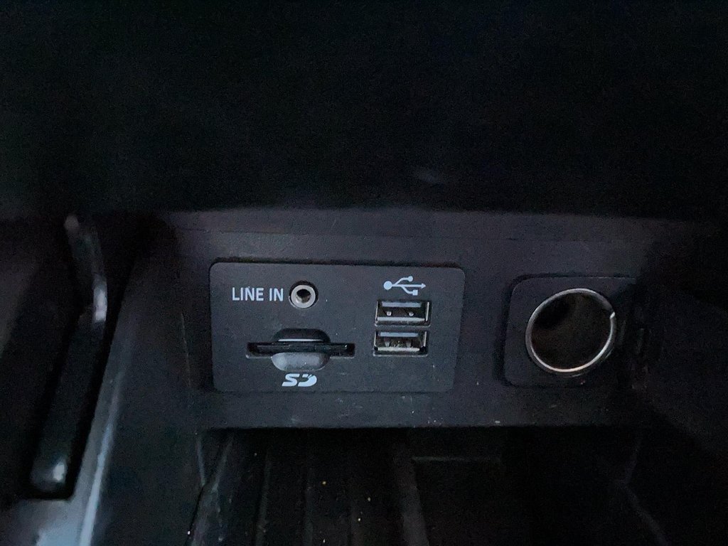 2015 Ford Explorer Limited in Brantford, Ontario - 19 - w1024h768px
