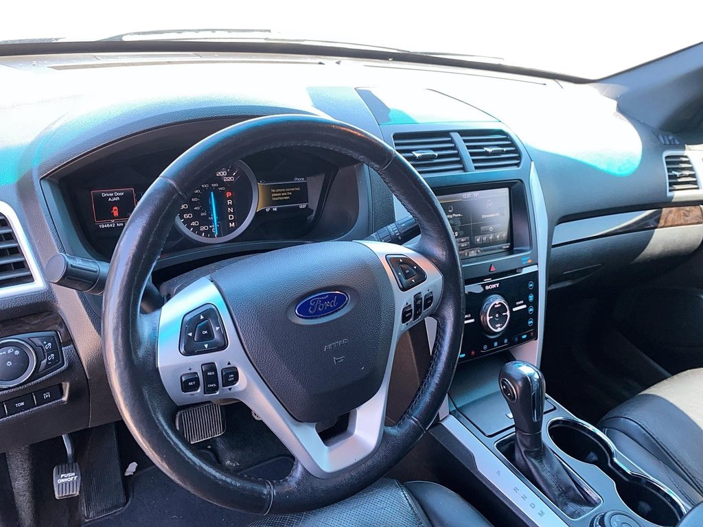 2015 Ford Explorer Limited in Brantford, Ontario - 9 - w1024h768px