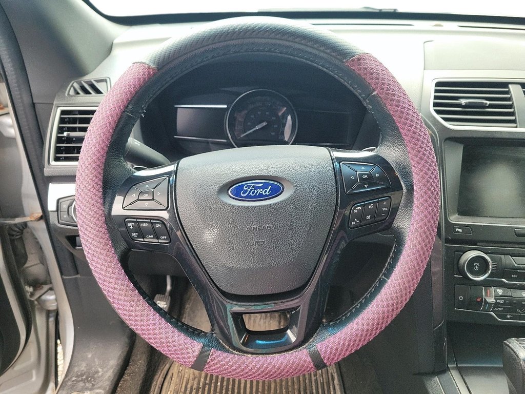 2016 Ford Explorer XLT - 4WD in Brantford, Ontario - 9 - w1024h768px