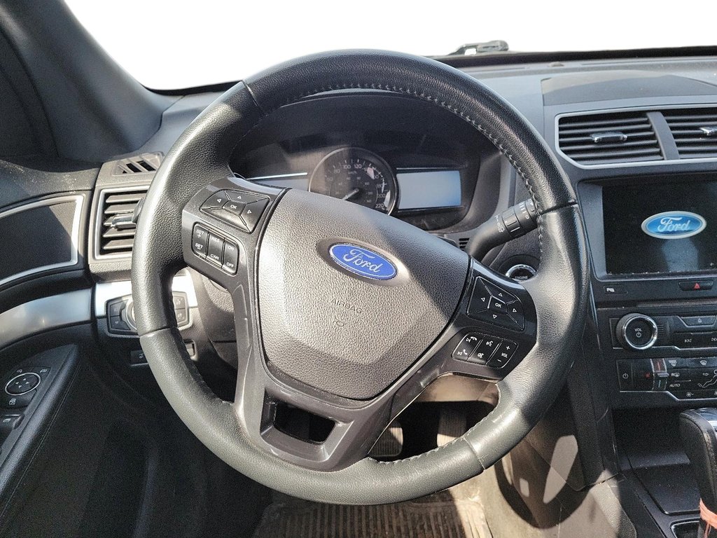 2017 Ford Explorer XLT - 4WD in Brantford, Ontario - 9 - w1024h768px