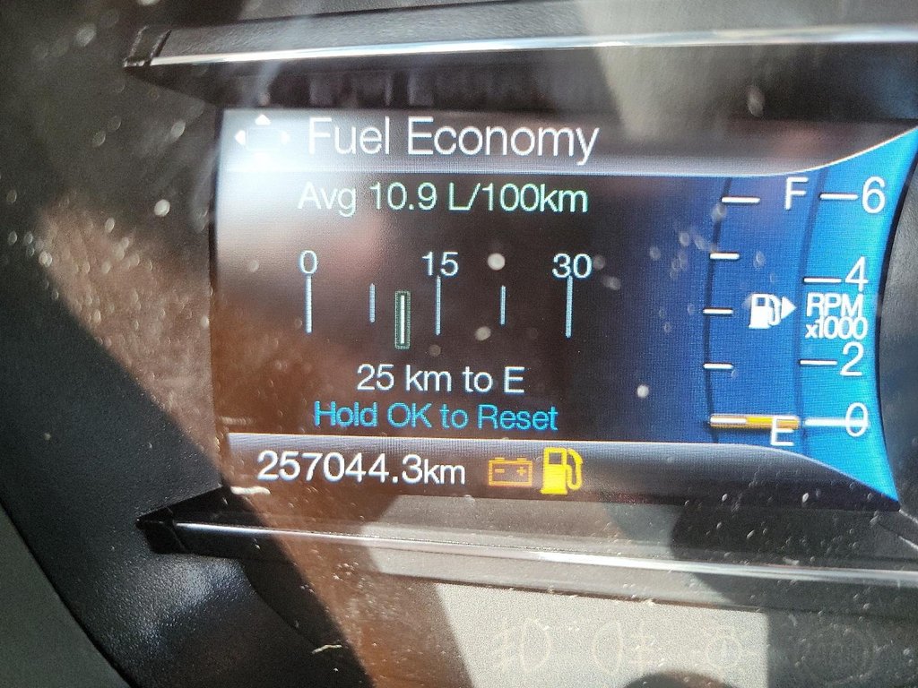 2017 Ford Explorer XLT - 4WD in Brantford, Ontario - 10 - w1024h768px