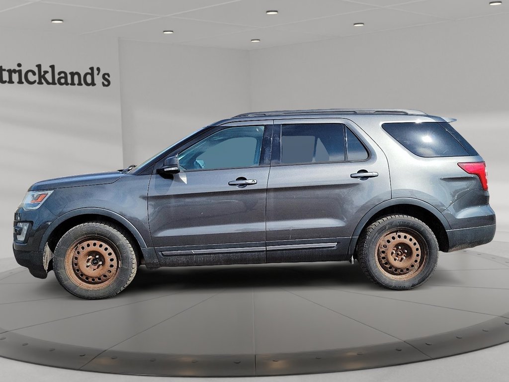 2017 Ford Explorer XLT - 4WD in Brantford, Ontario - 5 - w1024h768px