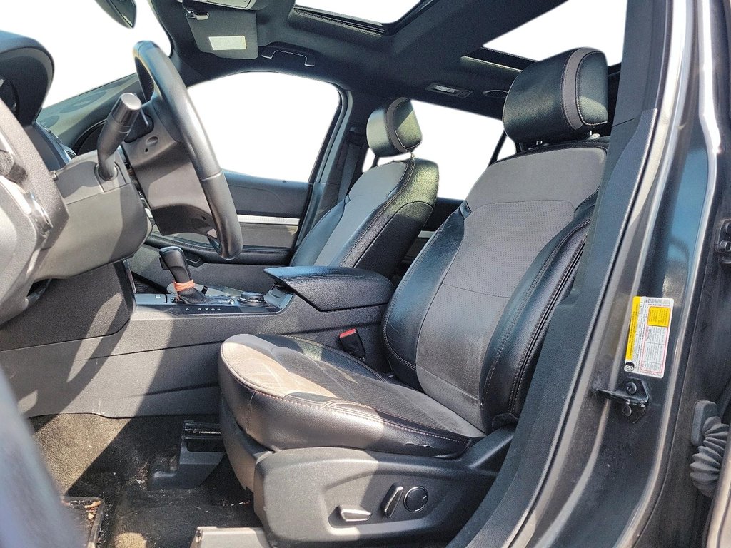 2017 Ford Explorer XLT - 4WD in Brantford, Ontario - 6 - w1024h768px