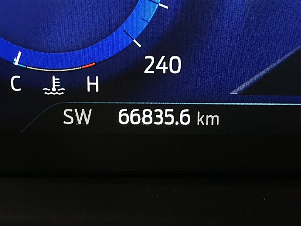 2022 Ford Explorer ST in Brantford, Ontario - 12 - w1024h768px