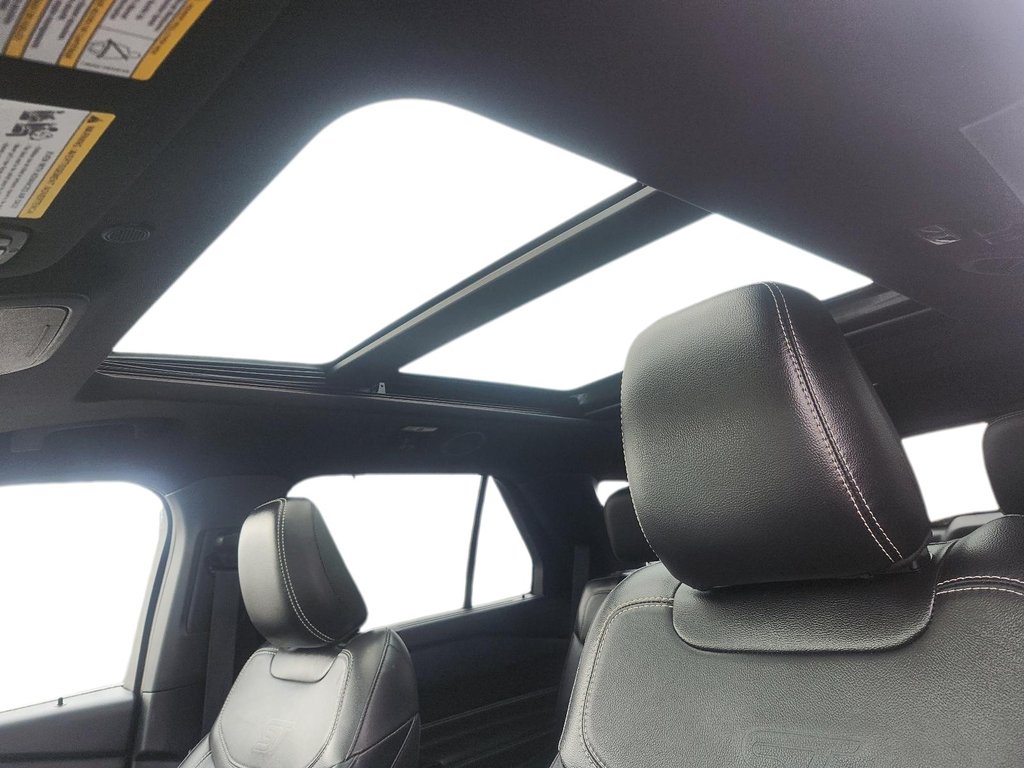 2022 Ford Explorer ST in Brantford, Ontario - 16 - w1024h768px