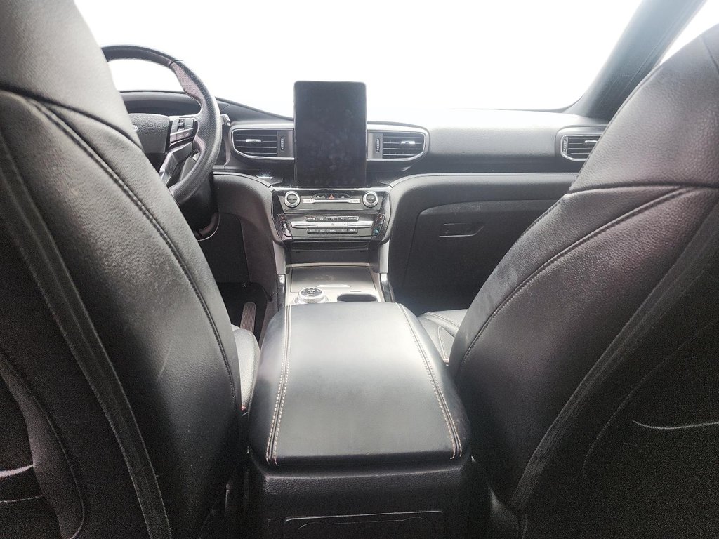 2022 Ford Explorer ST in Brantford, Ontario - 9 - w1024h768px