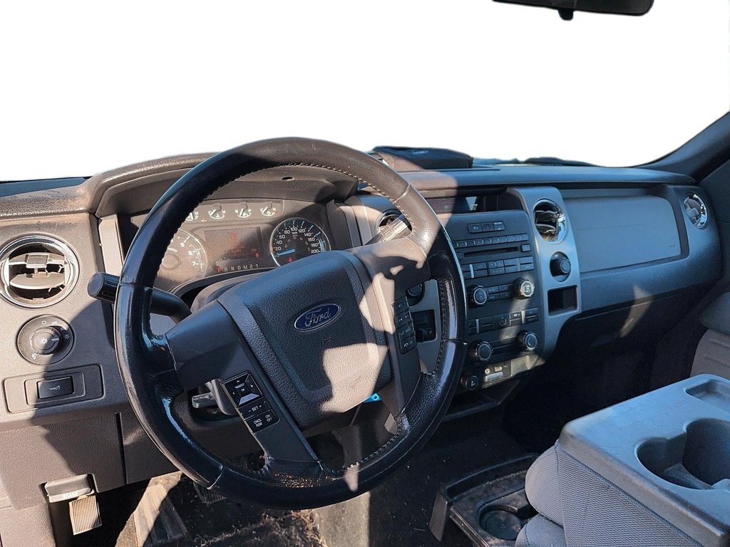2011 Ford F150 XLT Supercrew 4WD in Brantford, Ontario - 8 - w1024h768px