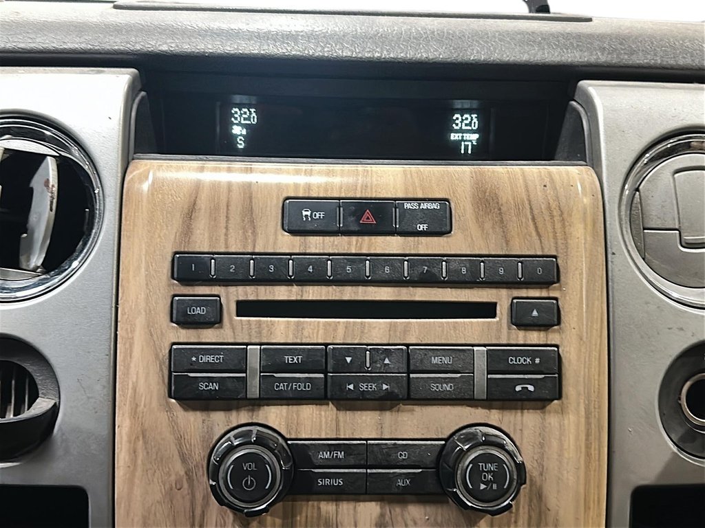 2011 Ford F150 Lariat Limited Supercrew 4WD in Brantford, Ontario - 15 - w1024h768px