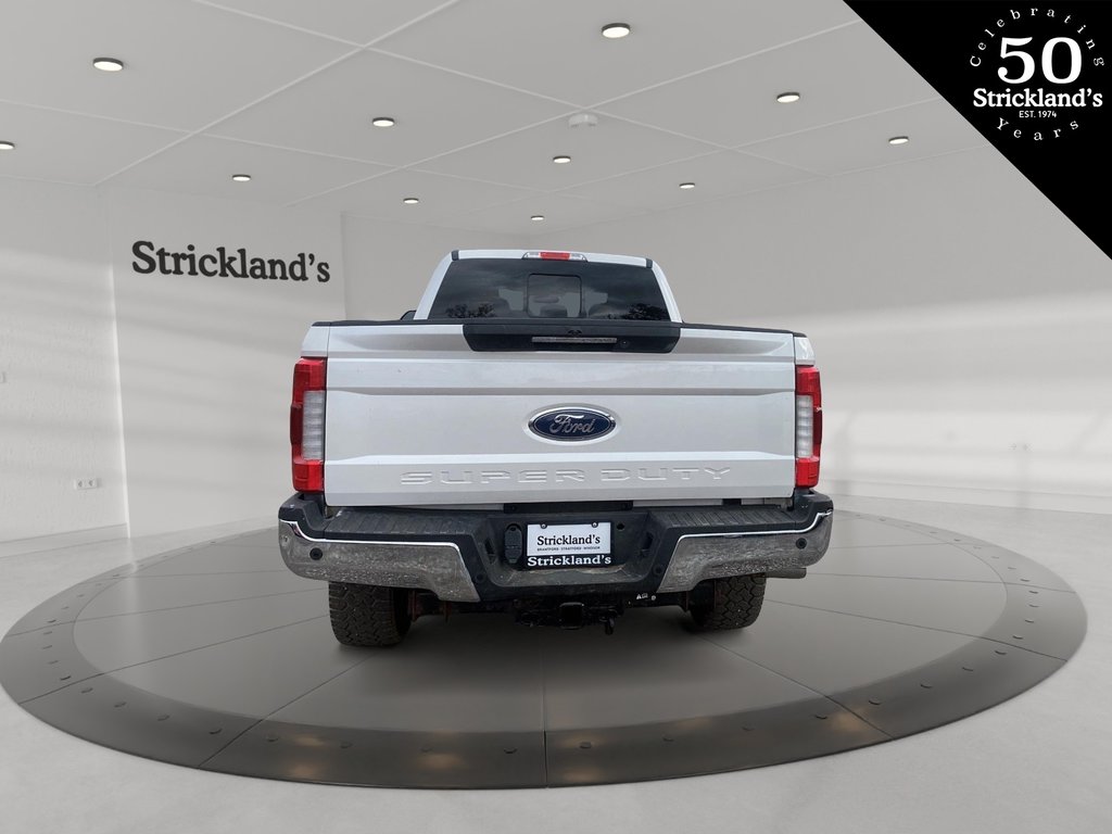 2019  F350 4x4 - Crew Cab SRW Lariat - 176 WB in Stratford, Ontario - 3 - w1024h768px