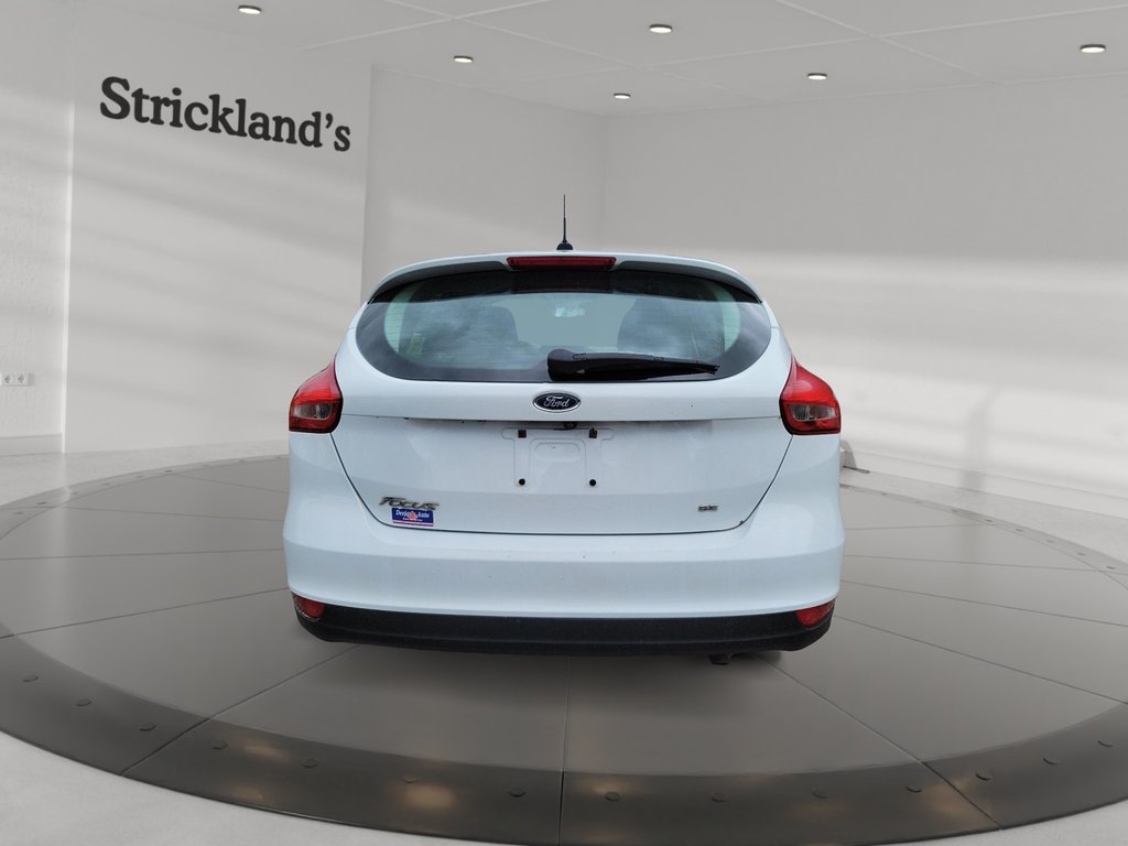 2017 Ford Focus Hatchback SE in Brantford, Ontario - 3 - w1024h768px