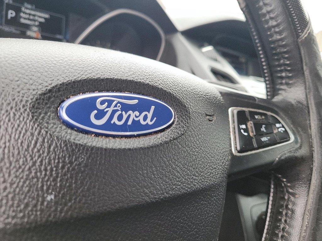 2017 Ford Focus Hatchback SE in Brantford, Ontario - 19 - w1024h768px