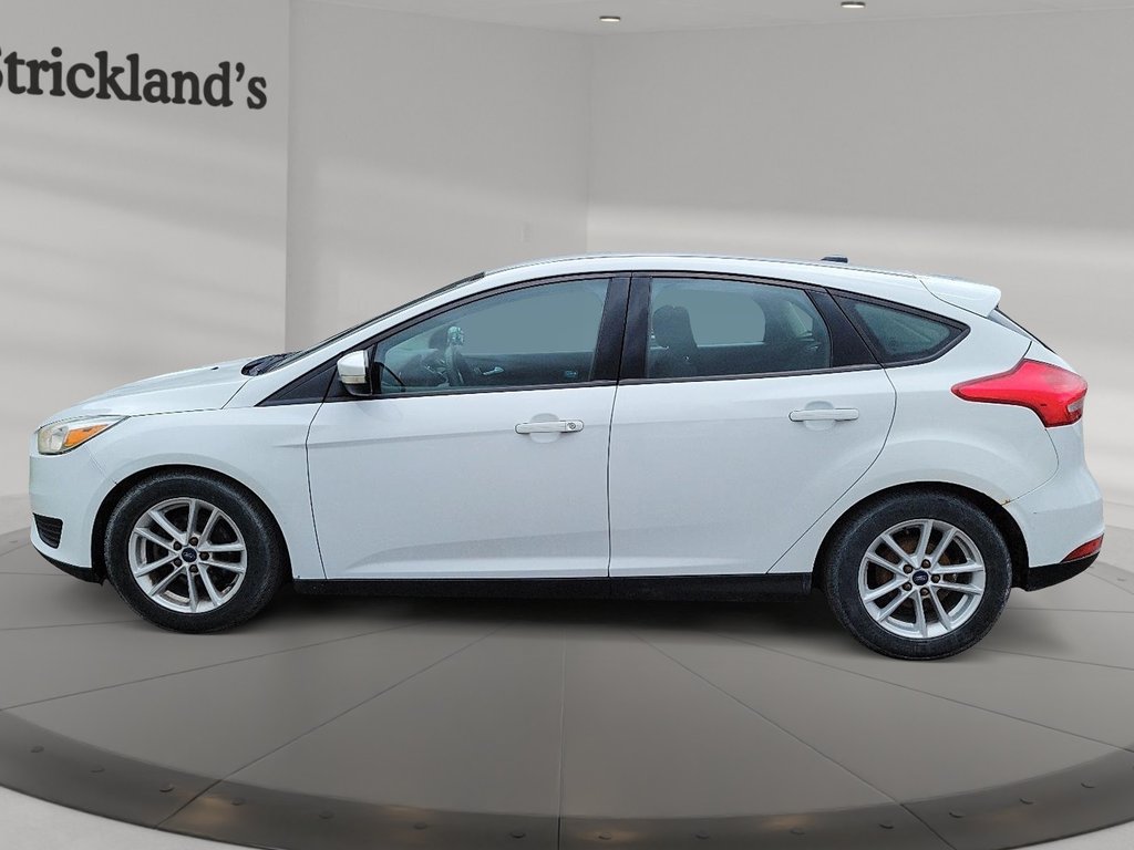 2017 Ford Focus Hatchback SE in Brantford, Ontario - 5 - w1024h768px