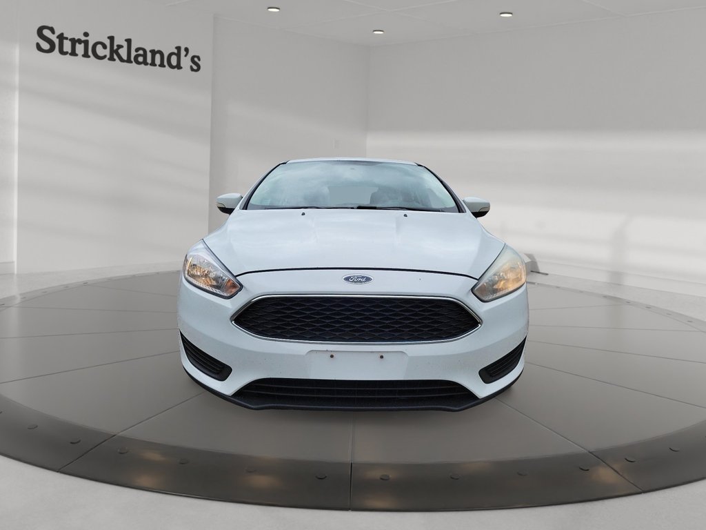 2017 Ford Focus Hatchback SE in Brantford, Ontario - 2 - w1024h768px