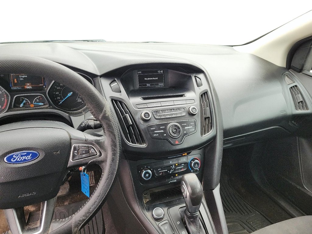2017 Ford Focus Hatchback SE in Brantford, Ontario - 13 - w1024h768px