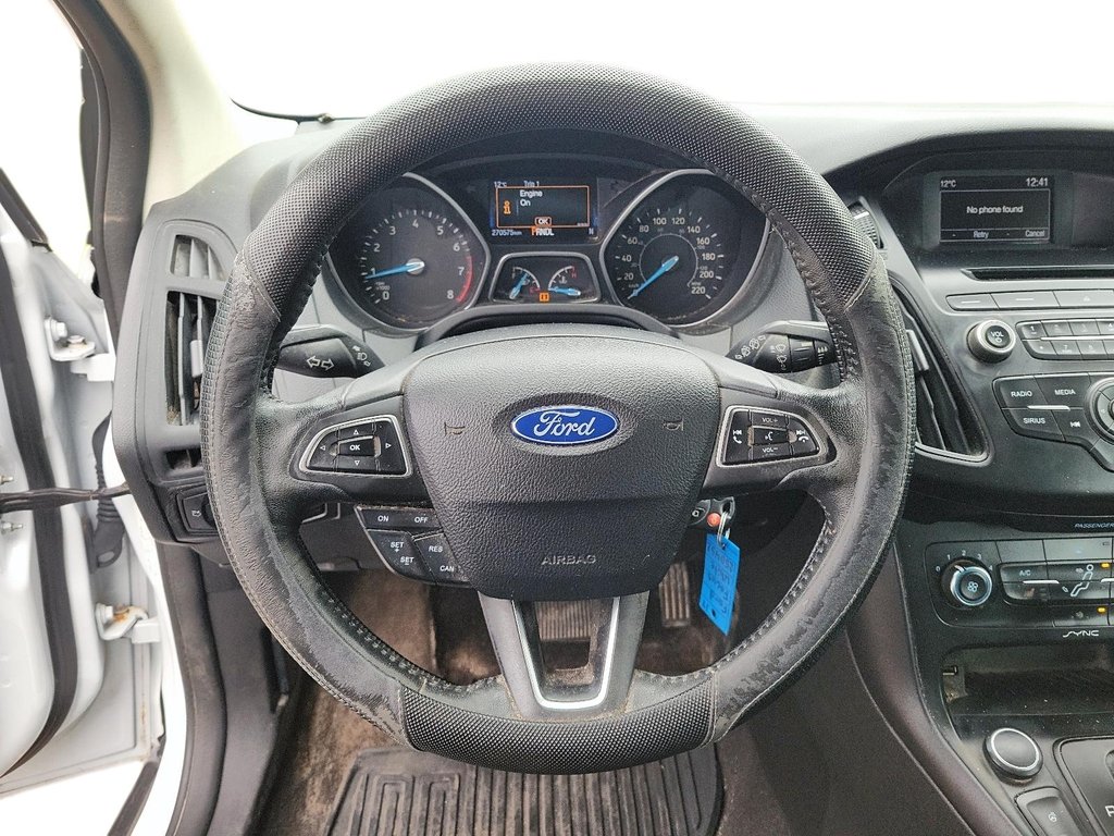 2017 Ford Focus Hatchback SE in Brantford, Ontario - 11 - w1024h768px