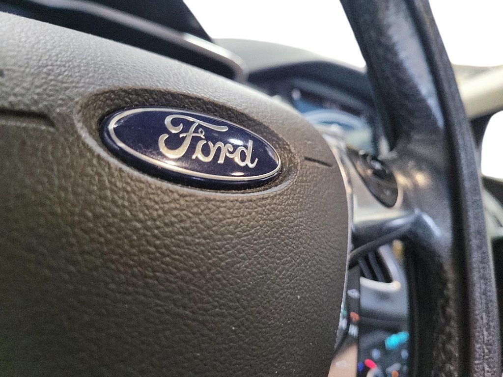 2017 Ford Focus Hatchback Electric in Brantford, Ontario - 18 - w1024h768px