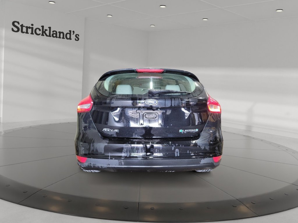 2017 Ford Focus Hatchback Electric in Brantford, Ontario - 3 - w1024h768px