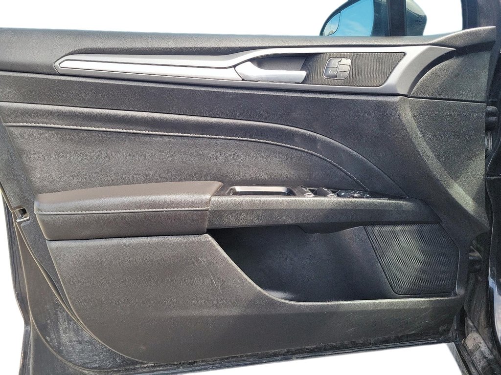2013 Ford Fusion Titanium AWD in Brantford, Ontario - 10 - w1024h768px