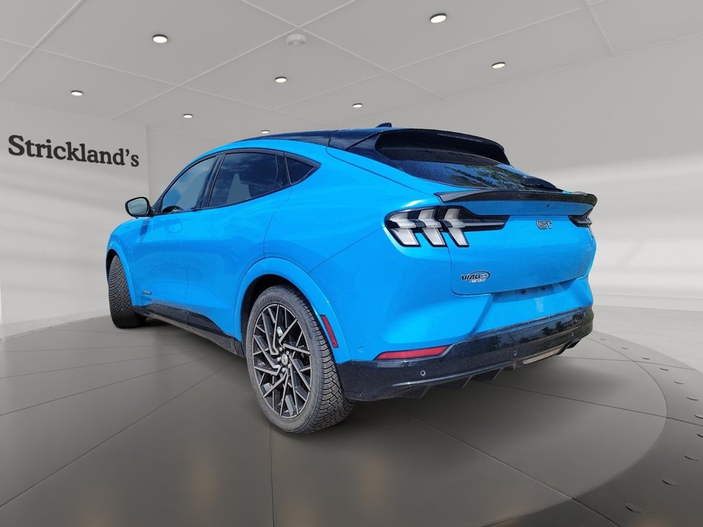 2022 Ford Mustang Mach-e GT AWD in Brantford, Ontario - 4 - w1024h768px
