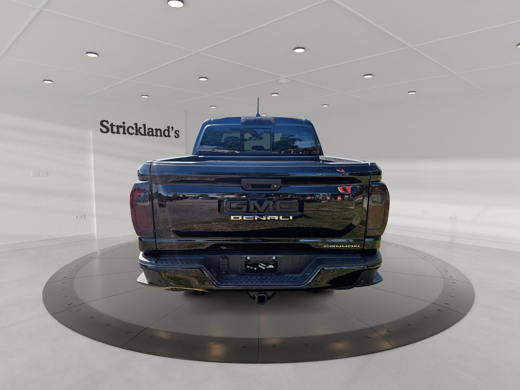 2024 GMC Canyon Crew Cab Short Box 4-Wheel Drive Denali in Brantford, Ontario - 3 - w1024h768px