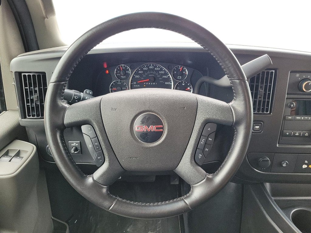 2023 GMC Savana Cutaway 4500 177 Wheelbase DRW in Brantford, Ontario - 10 - w1024h768px