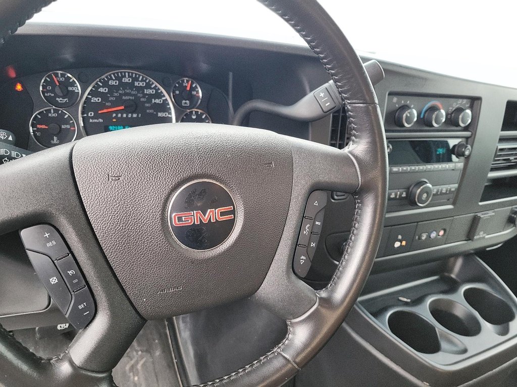2023 GMC Savana Cutaway 4500 177 Wheelbase DRW in Brantford, Ontario - 16 - w1024h768px